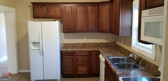 Photo - 10 Kirkwood St NE