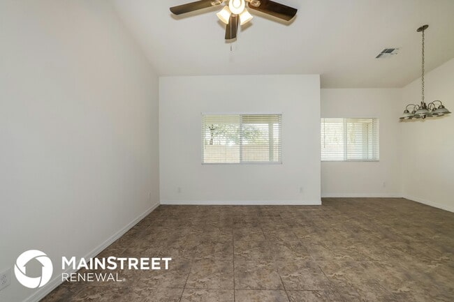 Photo - 5608 N 74th Dr