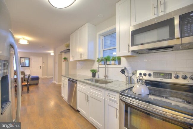 Photo - 2708 Oakley Ave