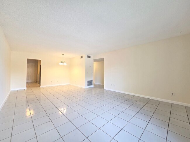 605 Northlake Blvd Unit 48