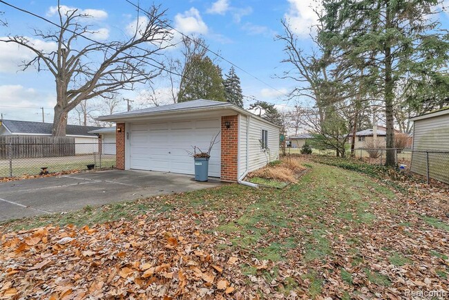 Photo - 3945 Harding St