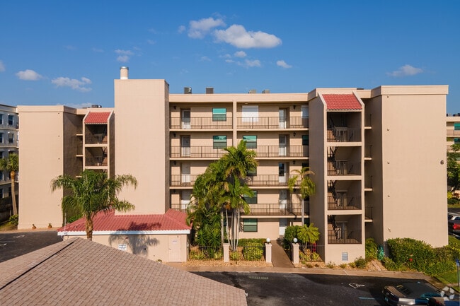 201 International Dr. Cabo Cañaveral, FL 32920-3659 - The Oaks