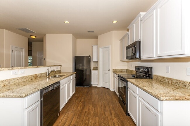 Photo - 1521 Waylon Ave