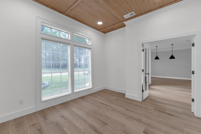 Photo - 30 E Wedgemere Cir