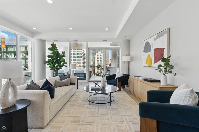 Photo - 146 W Erie St Unidad 403