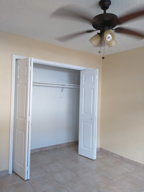 Photo - 16 ave 43 Pl Unit 2