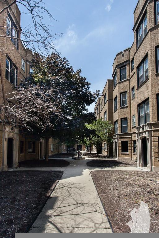 Photo - 3921 N Pine Grove Ave Unit 3W