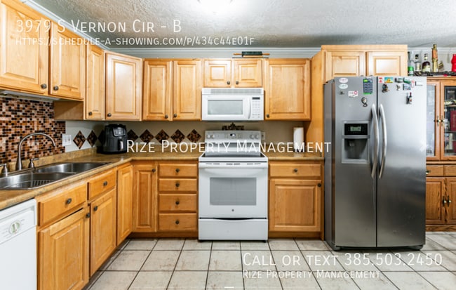 Building Photo - 3979 Vernon Cir