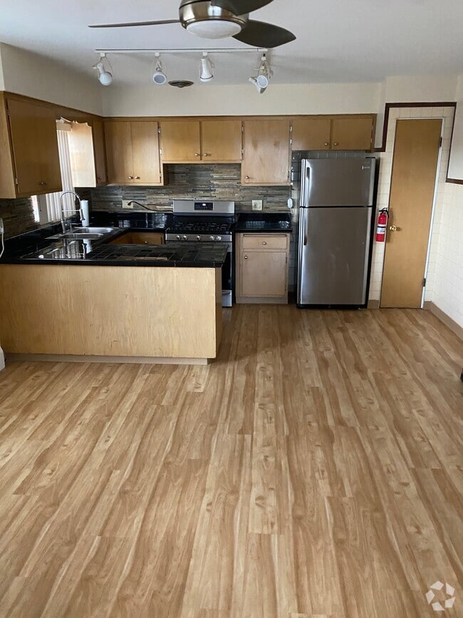 Building Photo - 4821 Saint Charles Rd Unit 2S Rental