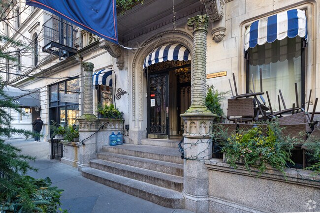 Photo - 24 E 81st St