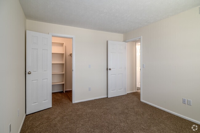 The Kentucky Derby - 676SF - Bedroom