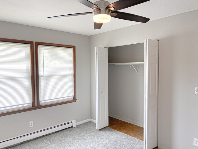 Photo - Windsor Chateau Apartments