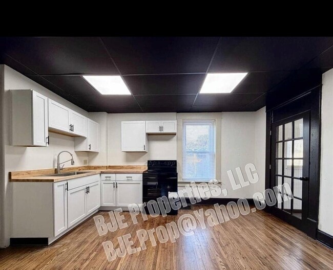 Photo - 930 8th Ave