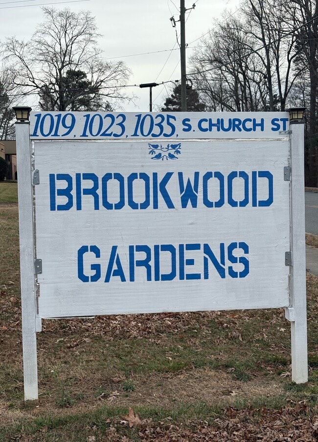 Building Photo - Brookwood Apartments 1023 Unit 2A