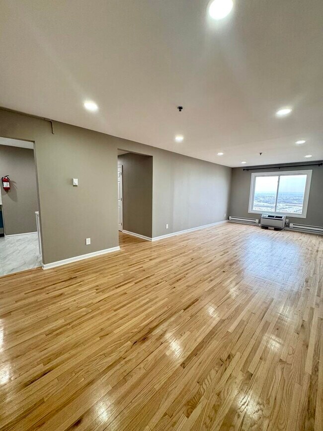 Photo - 1911 Grand Ave Unit 1c