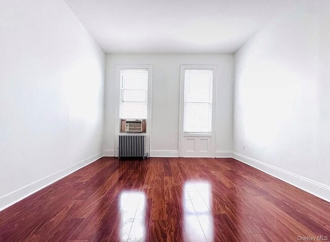Building Photo - 67-07 Forest Ave Unit 2L