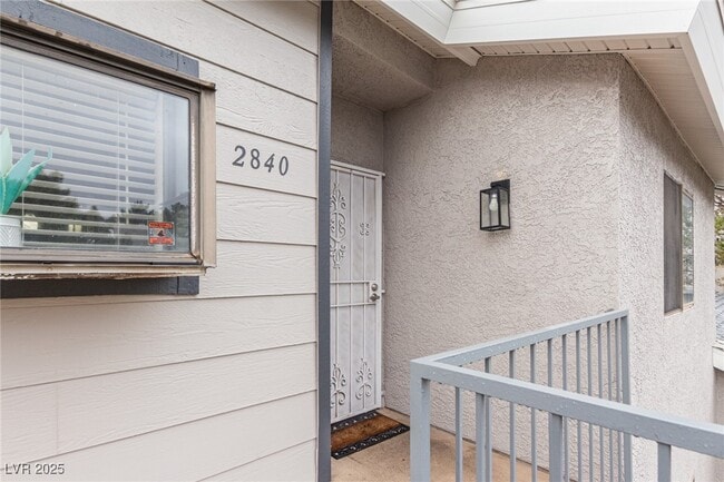 Building Photo - 2840 Blue Bonnet Dr Unit 0