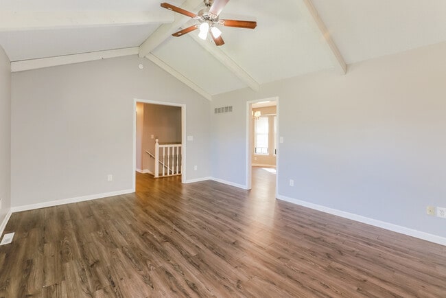 Photo - 1504 Manor Cir