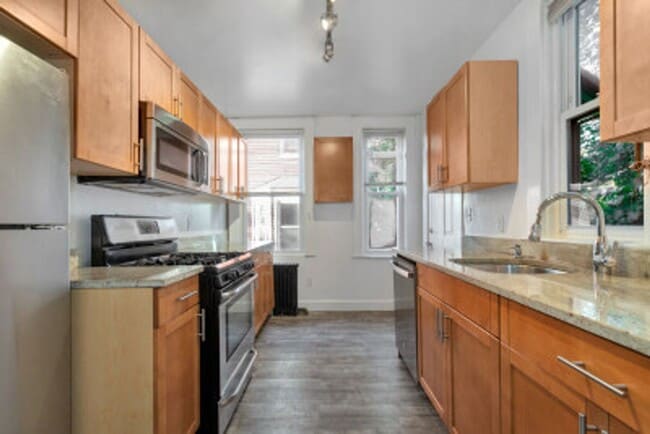 Photo - 5 bed 2 bath - Brighton - 9/1