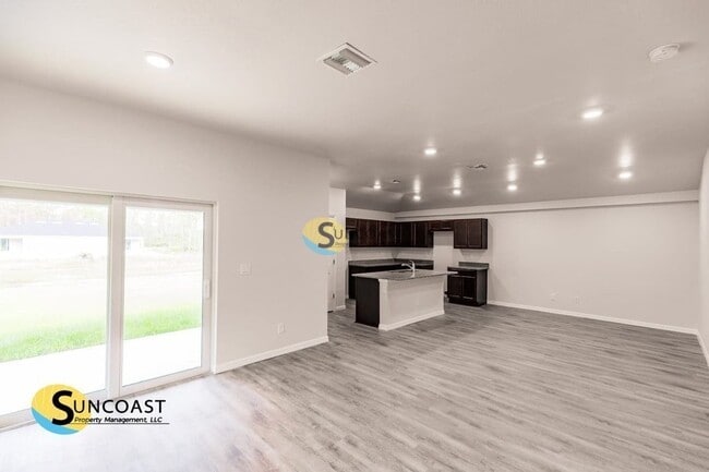 Photo - 359 Greenbriar Blvd