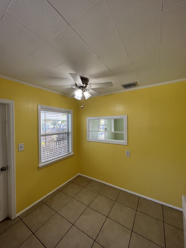 Photo - 5321 Newton Ave S