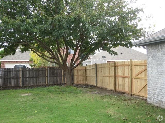 Building Photo - 7418 Fairfield Dr Rental