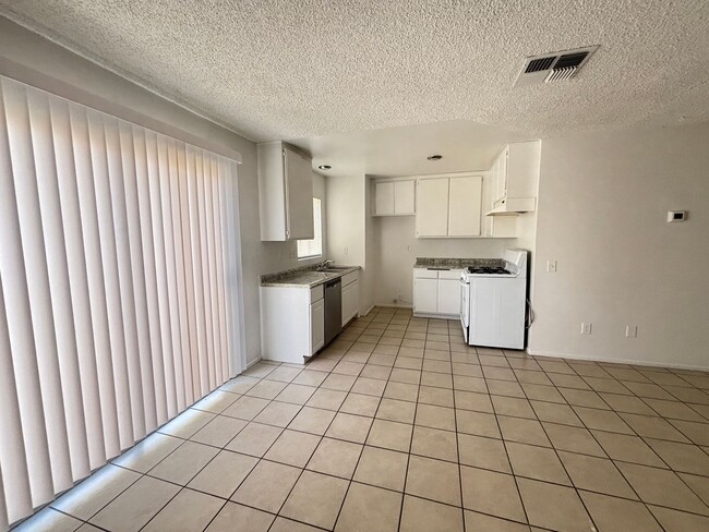 Photo - East Palmdale Townhouse