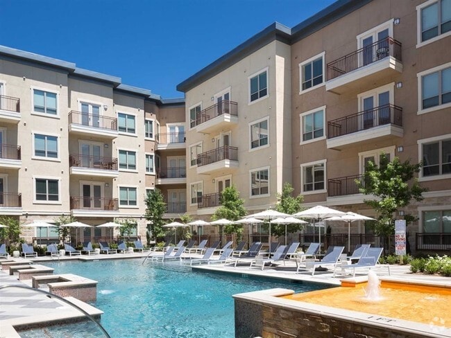 Building Photo - Fountain Pointe Las Colinas Rental
