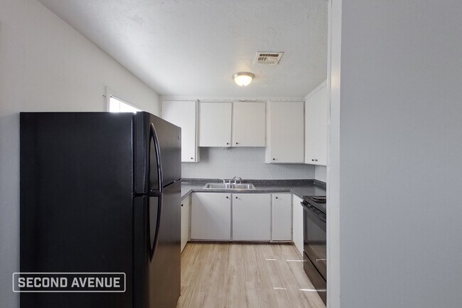 Photo - 2100 NE 26th St