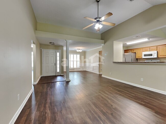 Photo - 260 Pampas Dr