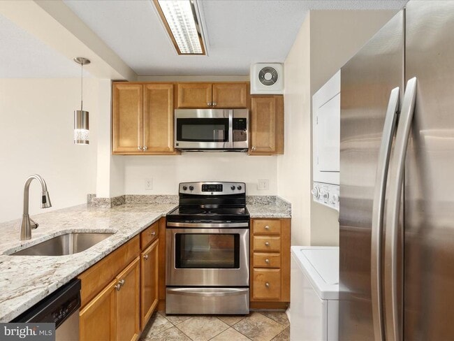 Photo - 900 N Stafford St Unidad 1206