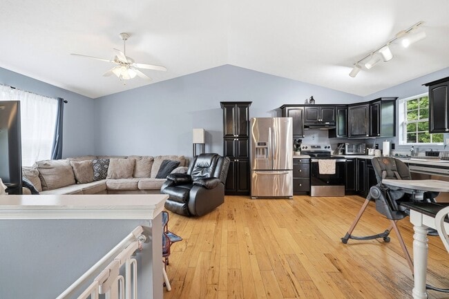 Photo - 209 Greenwood Rd