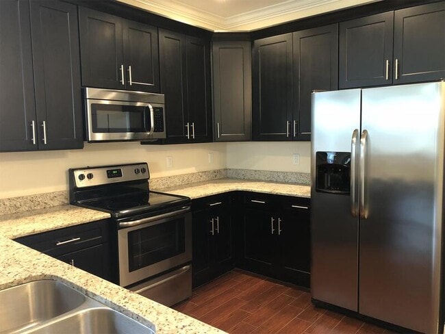 Photo - 2553 S Mills Ave