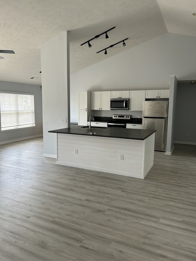 Photo - 4328 Heartwood Ln