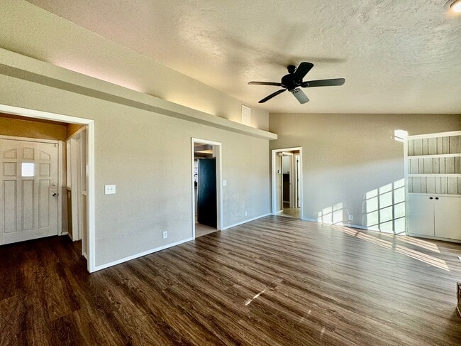 Photo - 2200 W Rockypoint Dr