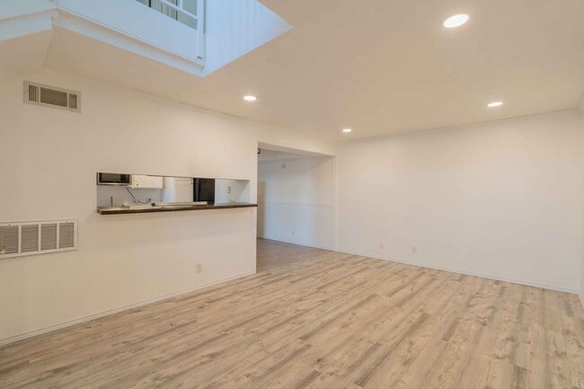 Photo - 2220 E 66th Pl