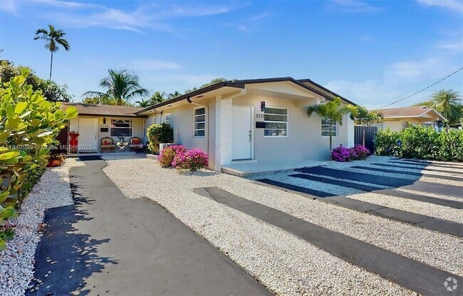 Building Photo - 3170 SW 25th Ter Unit 3172 Rental