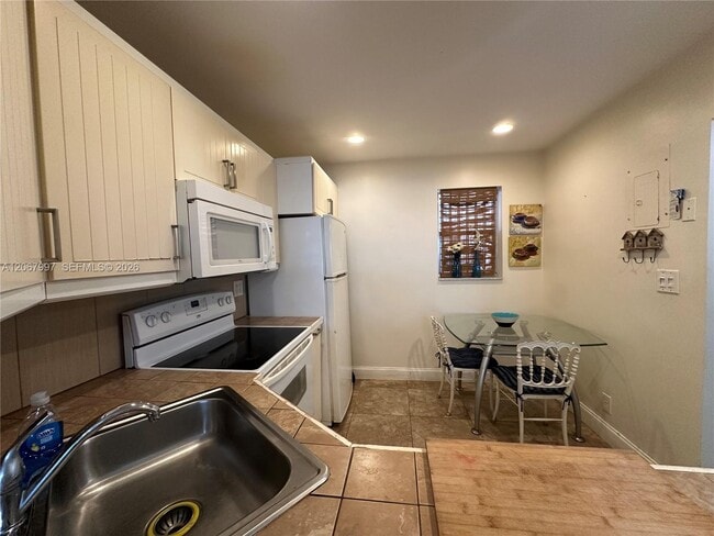 Photo - 410 SE 2nd St Unit 115