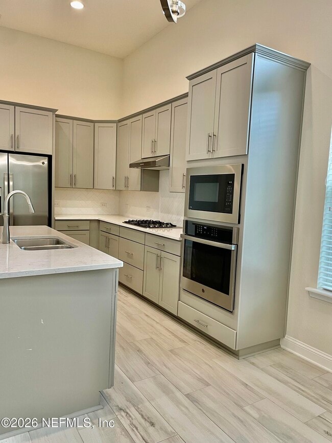 320 Vista Lake Cir