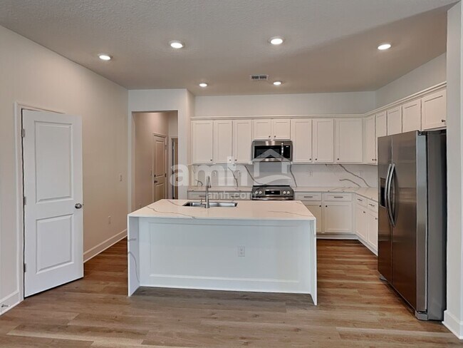 Photo - 2904 20th Ave W