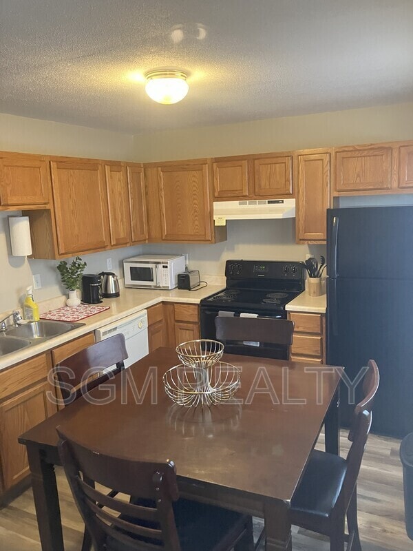 1009 Belle Valley Dr