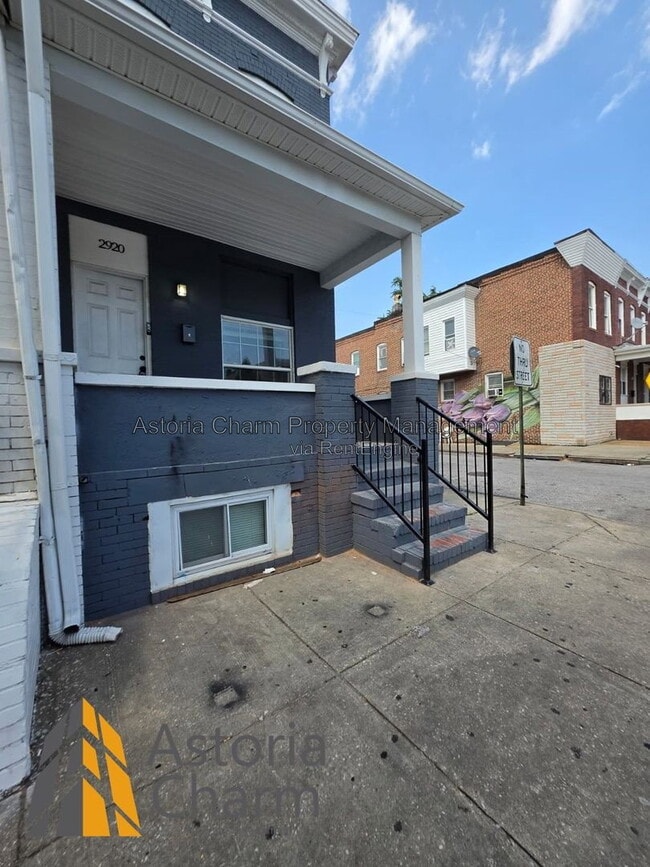 Photo - 2920 E Madison St