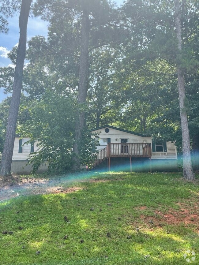 Building Photo - Great Location! Rental
