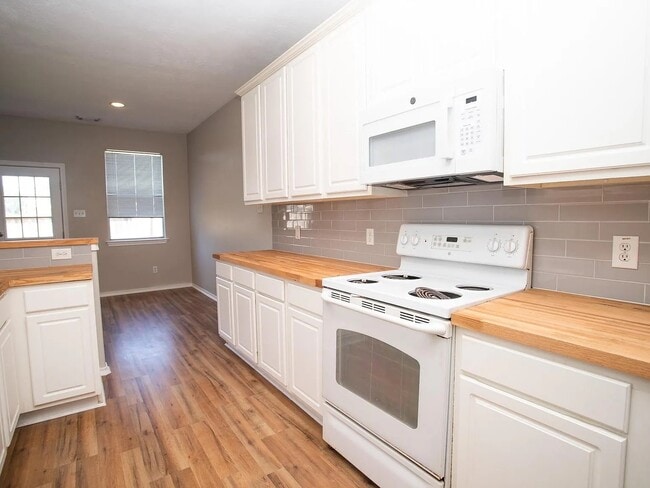 Photo - 13147 Peppergate Ln