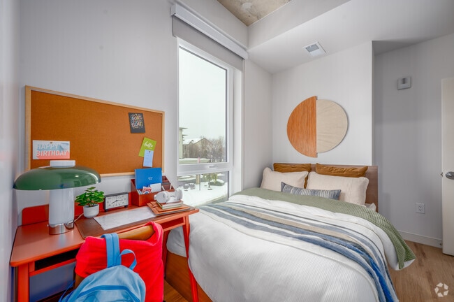 3BR, 2BA - 773SF - Primary Bedroom