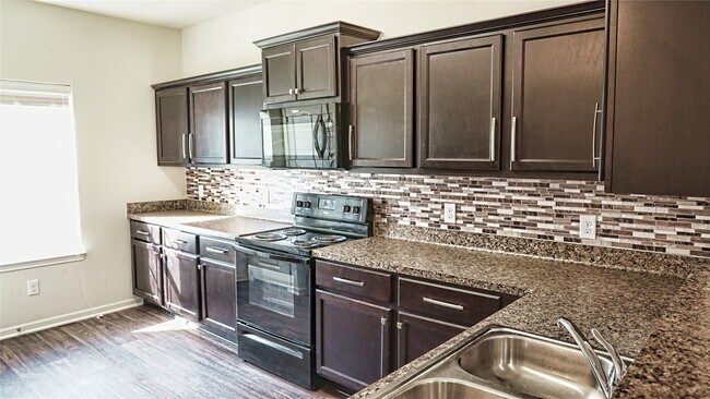 Photo - 10510 Pine Landing Dr