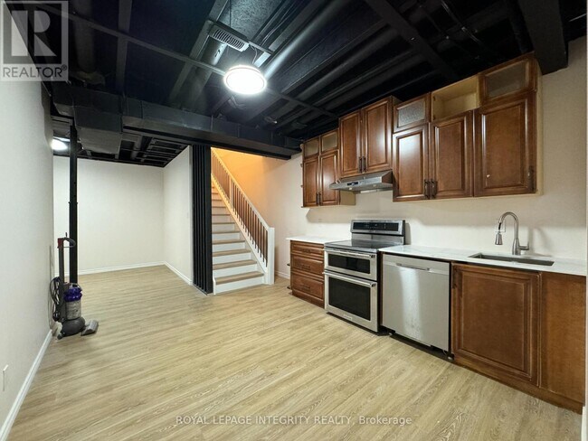 Photo - 804 Hot Springs Way