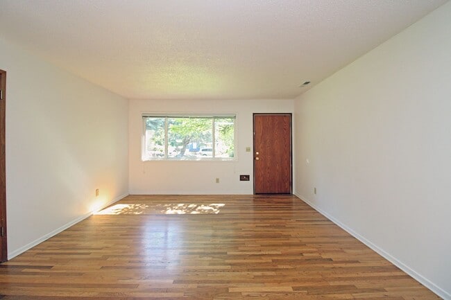 Photo - 6024-6024 NE Milton St Unit 6020