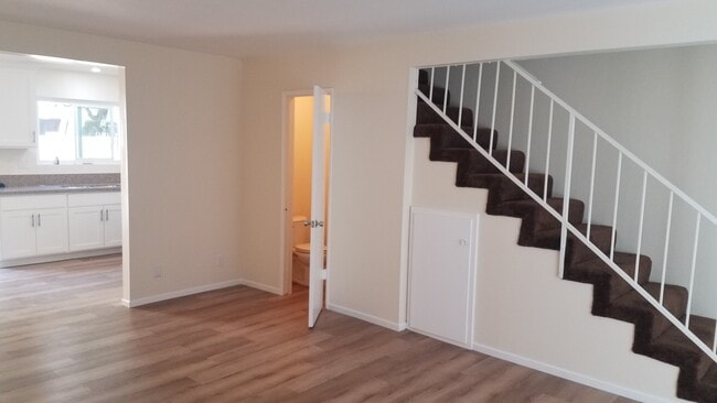 Medio baño en la planta baja - 768 Freeman Ave