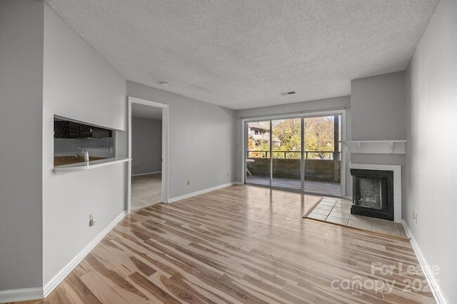 Photo - 2505 Stockbridge Dr